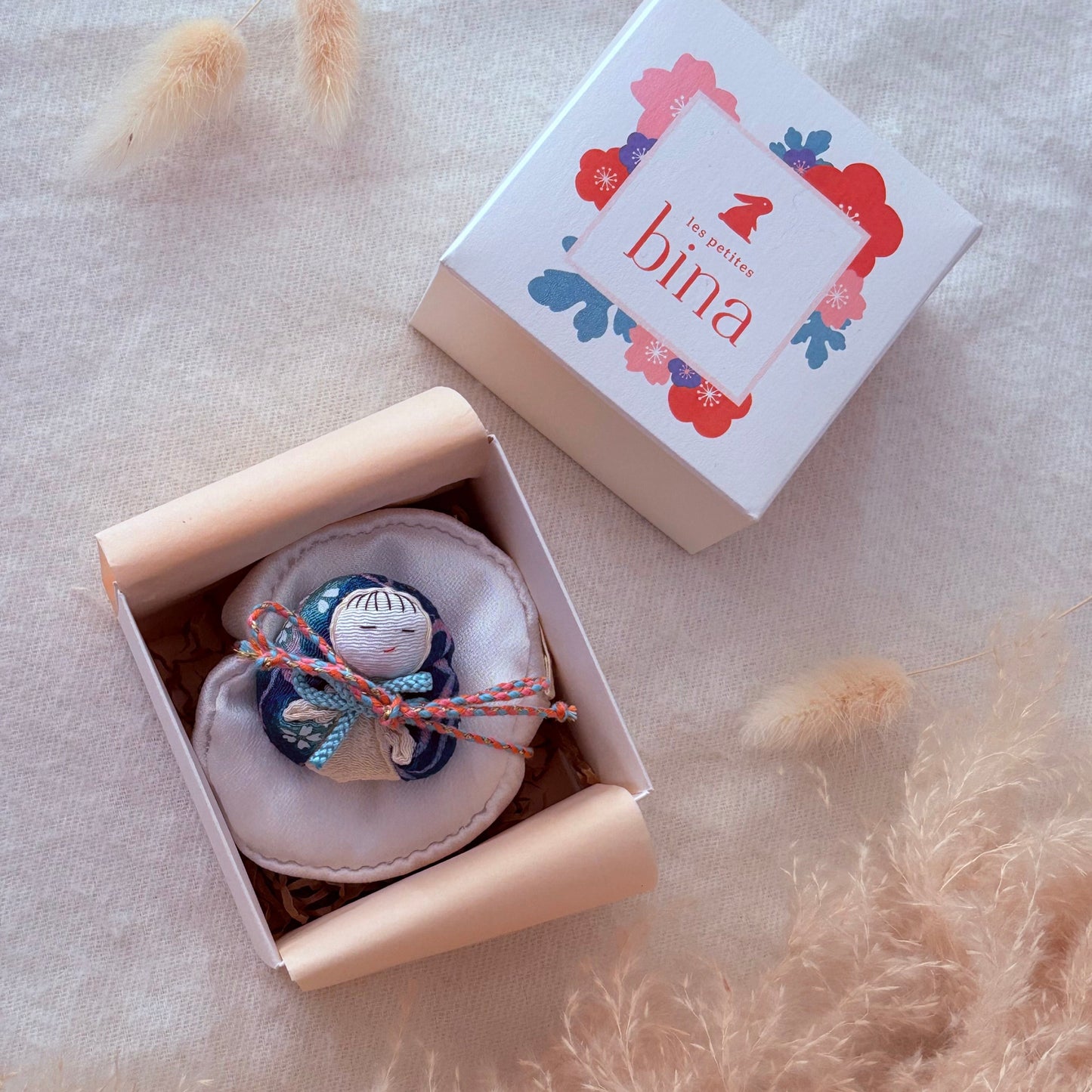 Bébé emmailloté "Fuyu"