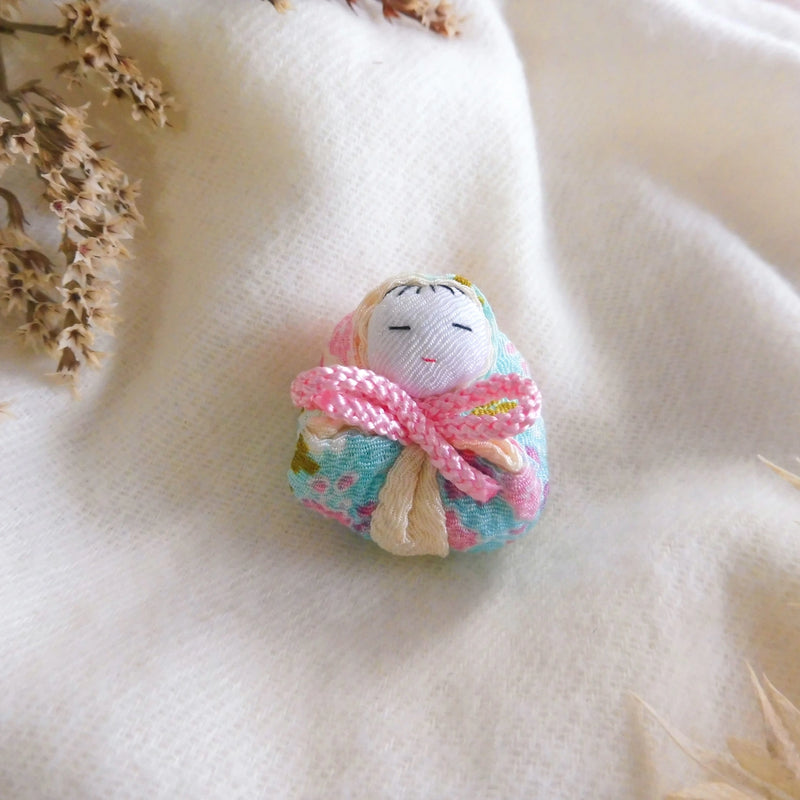 Bébé emmailloté "Aiko"